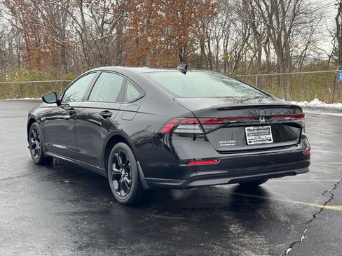 Certified 2025 Honda Accord SE image 6