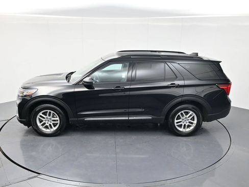 Used 2025 Ford Explorer Active w/ Active Comfort Package RWD image 49