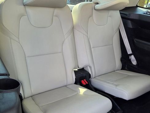 Used 2022 Volvo XC90 T5 Momentum w/ Climate Package FWD image 18