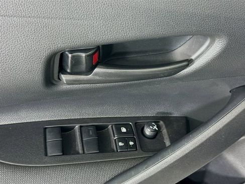 Certified 2025 Toyota Corolla LE image 17