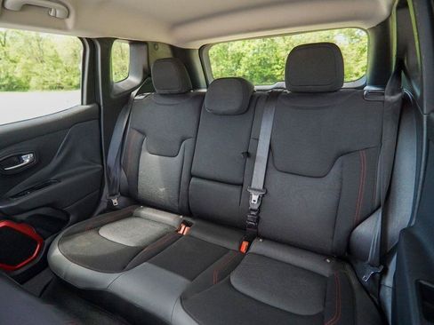 Used 2016 Jeep Renegade Trailhawk AWD/4WD image 31