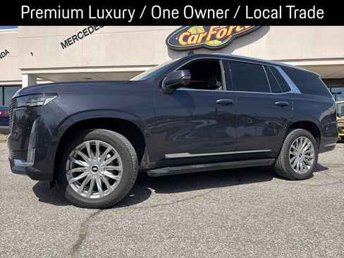 Used 2022 Cadillac Escalade Premium Luxury AWD/4WD image 1