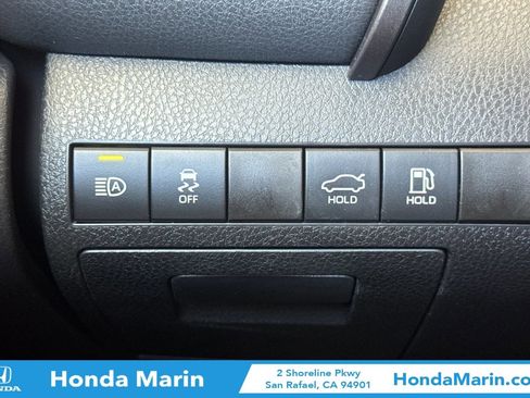 Used 2021 Toyota Camry LE FWD image 31