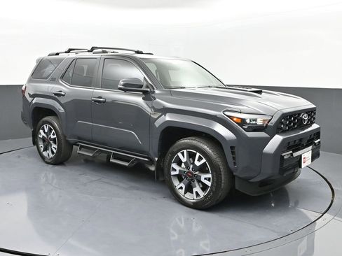 Used 2025 Toyota 4Runner TRD Sport image 2