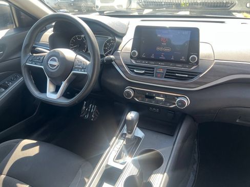 Used 2025 Nissan Altima 2.5 SV FWD image 26