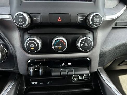 Used 2019 RAM 1500 Big Horn AWD/4WD image 16