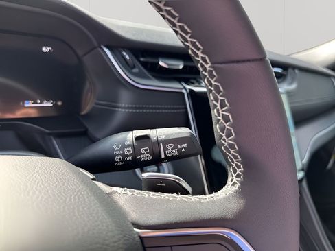 New 2025 Jeep Grand Cherokee Altitude image 32