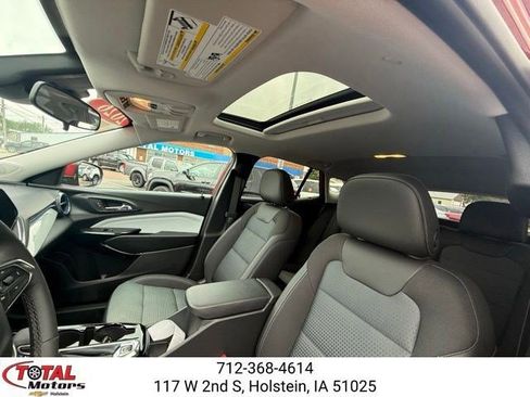 New 2026 Chevrolet Trax LT w/ Sunroof Package FWD image 25