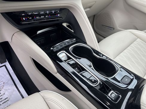 Used 2023 Buick Envision Avenir image 20
