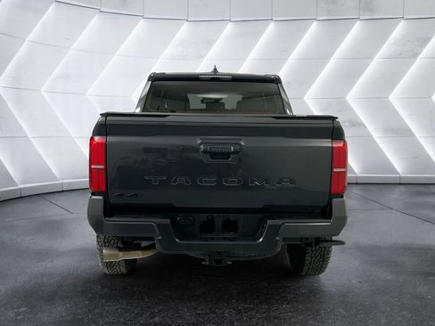 Used 2025 Toyota Tacoma TRD Off-Road image 5
