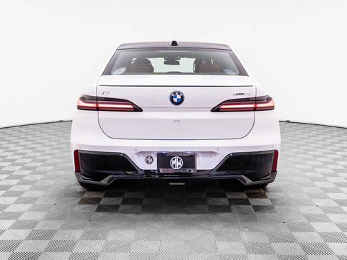 New 2026 BMW i7 xDrive60 w/ Executive Package image 5
