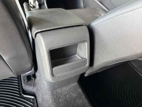 Used 2018 Volkswagen Passat 2.0T R-Line image 32