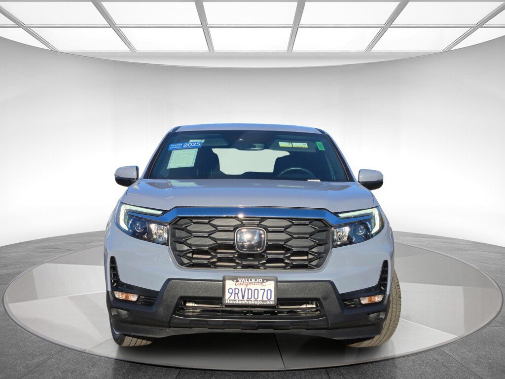 Certified 2025 Honda Passport EX-L image 8