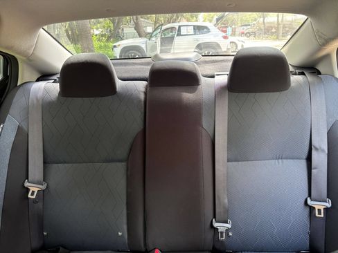 Used 2025 Nissan Versa SV FWD image 36