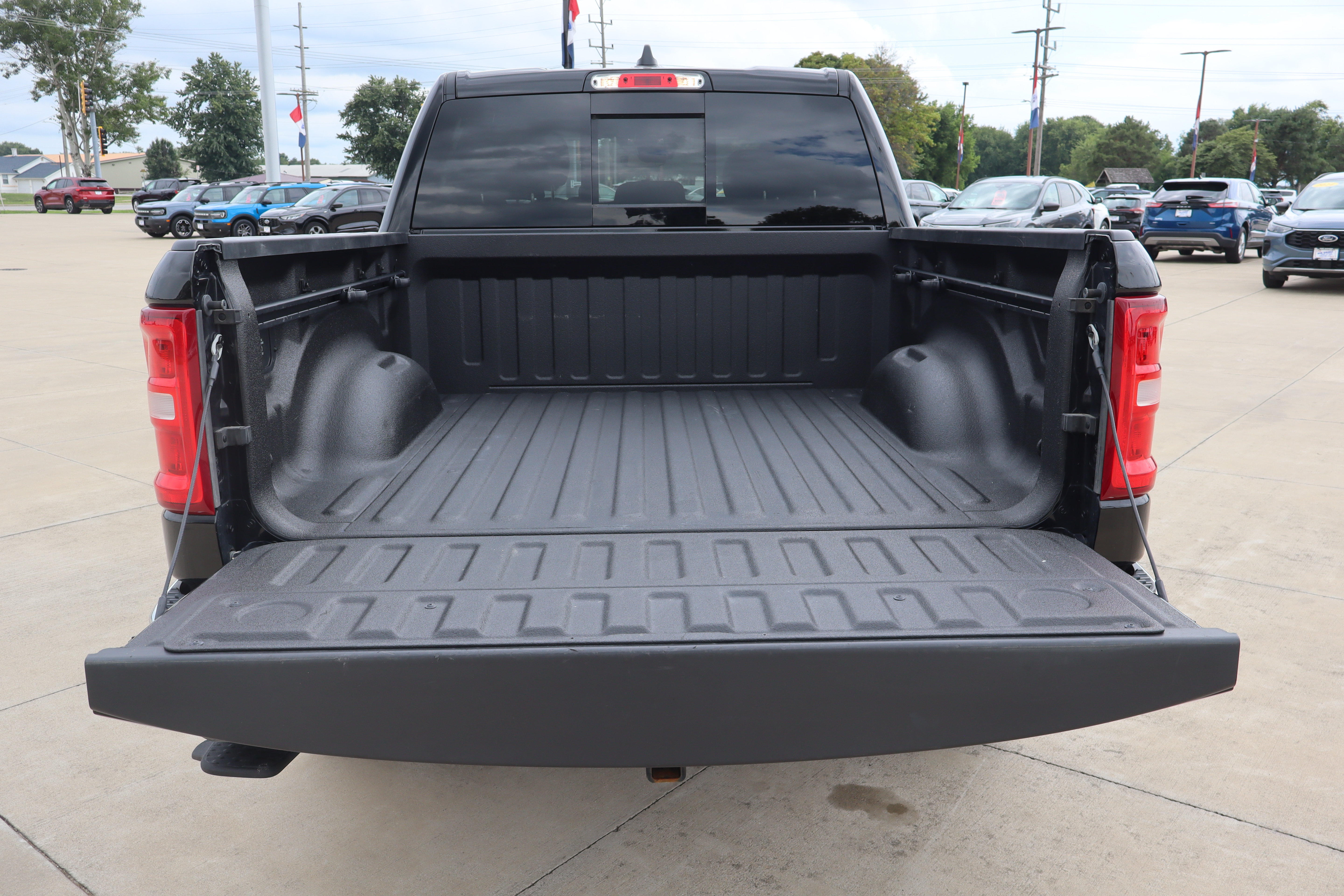 Used 2025 RAM 1500 Big Horn AWD/4WD image 26