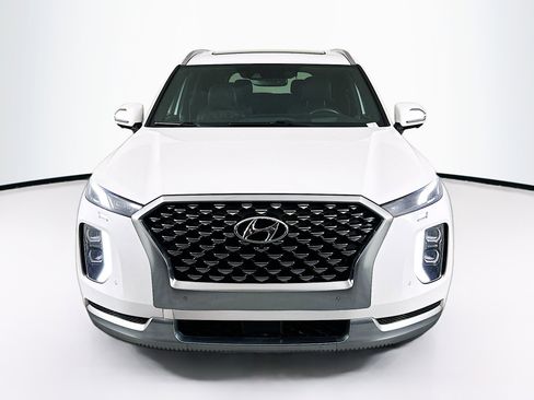 Used 2021 Hyundai Palisade Calligraphy image 2