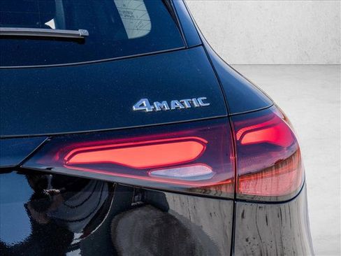 Used 2023 Mercedes-Benz GLC 300 4MATIC image 12