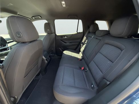 Used 2025 Chevrolet Equinox LT w/ Safety and Technology Package FWD image 18