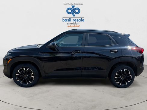 Used 2021 Chevrolet TrailBlazer LT w/ Convenience Package FWD image 3