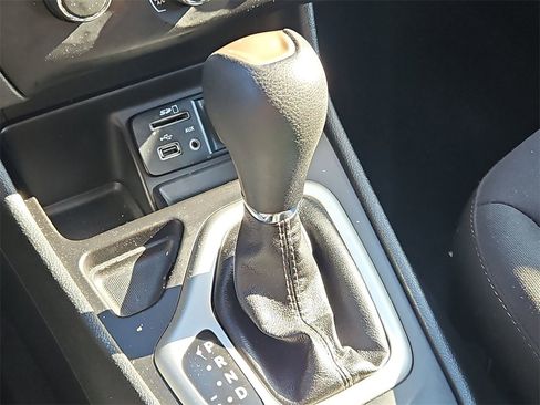 Used 2018 Jeep Cherokee Latitude image 20