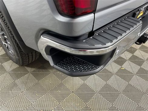 New 2026 GMC Sierra 3500 SLT w/ SLT Premium Package image 17