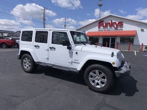 Used 2017 Jeep Wrangler Unlimited Sahara w/ Connectivity Group AWD/4WD image 1