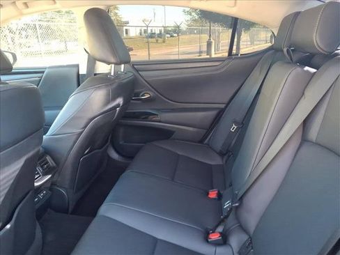 Used 2022 Lexus ES 350 w/ Premium Package image 14