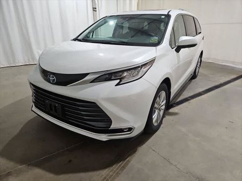 Certified 2023 Toyota Sienna Limited AWD/4WD image 1