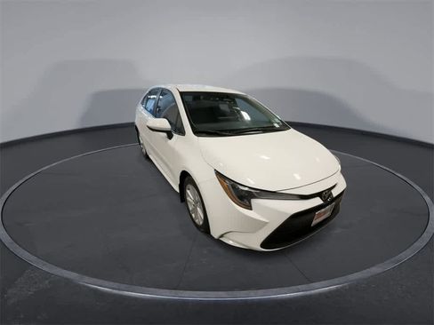 Used 2023 Toyota Corolla LE image 2