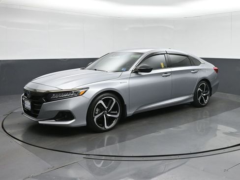 Used 2022 Honda Accord Sport image 3