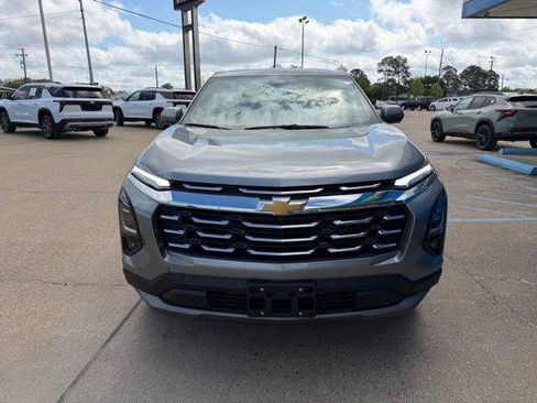 New 2026 Chevrolet Equinox LT w/ Convenience Package II FWD image 2