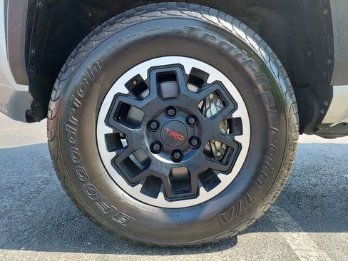 Certified 2024 Toyota Tacoma TRD Off-Road AWD/4WD image 31