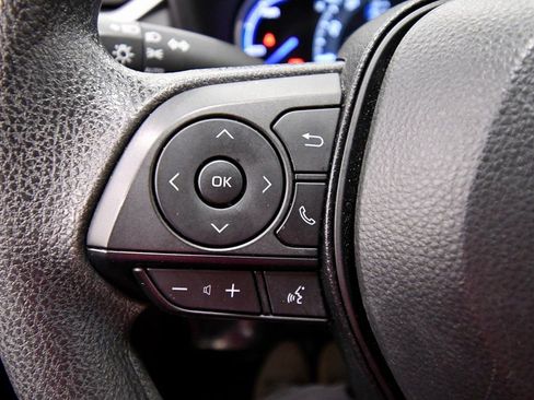 Used 2025 Toyota RAV4 XLE image 19