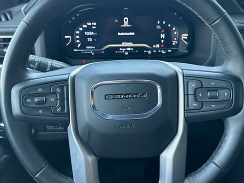 Used 2024 GMC Yukon XL Denali AWD/4WD image 23