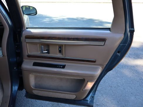 Used 1996 Buick Roadmaster Estate RWD image 26