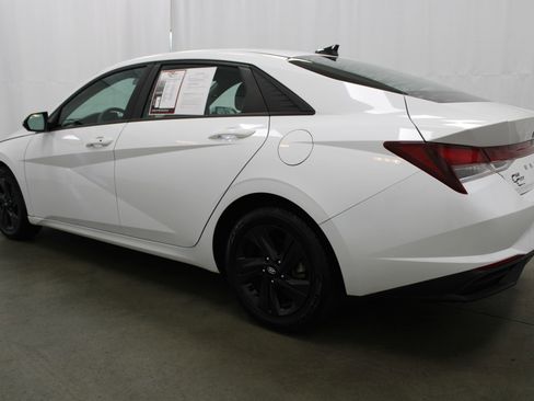 Used 2022 Hyundai Elantra SEL FWD image 8