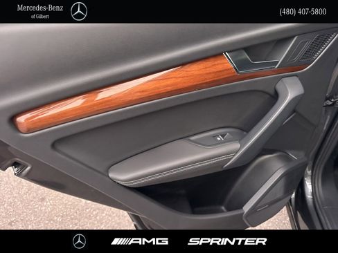 Used 2021 Audi Q5 e Premium Plus w/ Premium Plus Package image 19