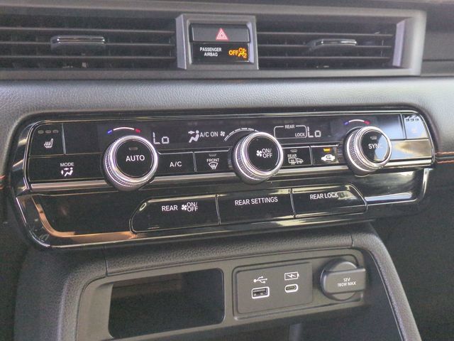 Used 2025 Honda Pilot TrailSport image 24