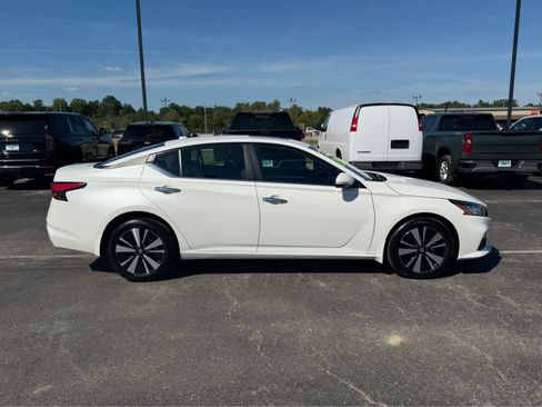 Used 2022 Nissan Altima 2.5 SV w/ SV Premium Package AWD/4WD image 8