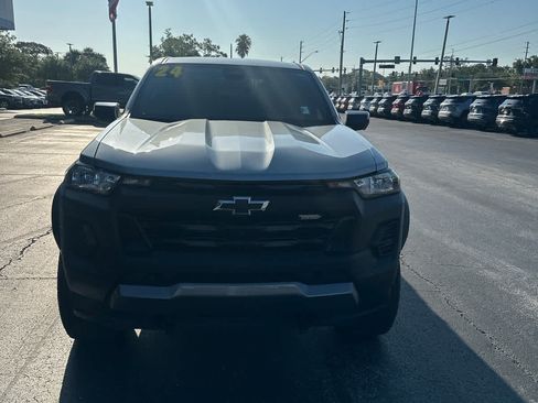 Used 2024 Chevrolet Colorado Trail Boss w/ Technology Package AWD/4WD image 8