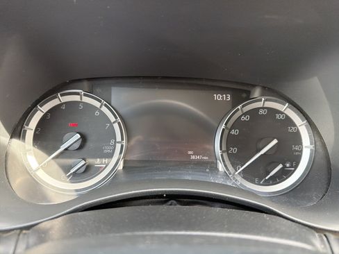 Used 2022 Toyota Highlander XLE AWD/4WD image 17