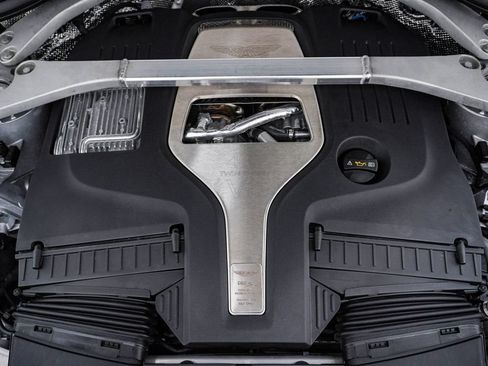 Used 2026 Aston Martin DBX 707 AWD/4WD image 35