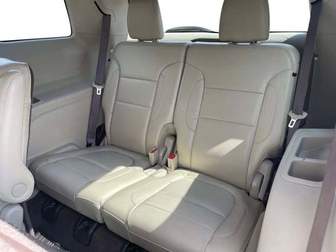 Used 2017 GMC Acadia Denali w/ Technology Package AWD/4WD image 18