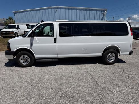 Used 2025 GMC Savana 3500 LT w/ LT Preferred Equipment Group image 5
