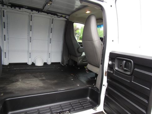 Used 2021 Chevrolet Express 2500 w/ Driver Convenience Package RWD image 18