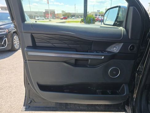 Used 2018 Ford Expedition Platinum AWD/4WD image 11