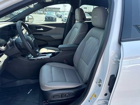 New 2026 Buick Envista Avenir FWD image 17
