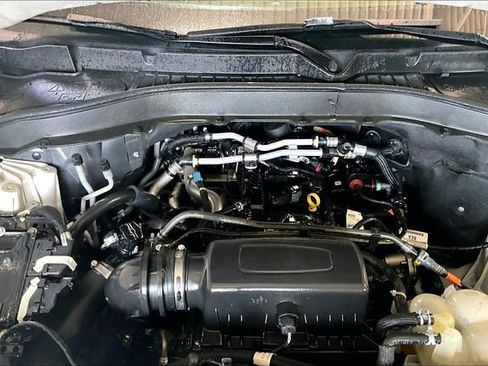 Used 2021 Ford Explorer XLT w/ Equipment Group 202A RWD image 9