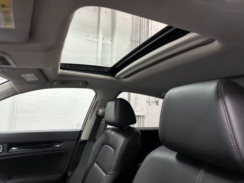 Used 2024 Honda Civic EX-L image 30