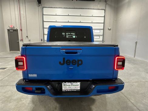 Used 2022 Jeep Gladiator Overland image 7